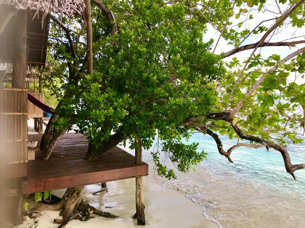 Tabari Dive Lodge Pulau Mansuar Buitenkant foto
