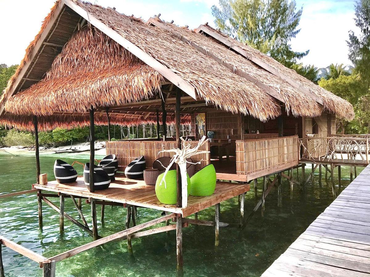 Tabari Dive Lodge Pulau Mansuar Buitenkant foto
